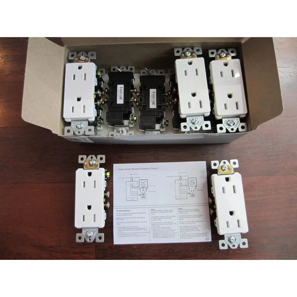 Receptacle Outlet 10‎ Pack Decorator Duplex 15A 125V White 61501-TR-W10P NEW